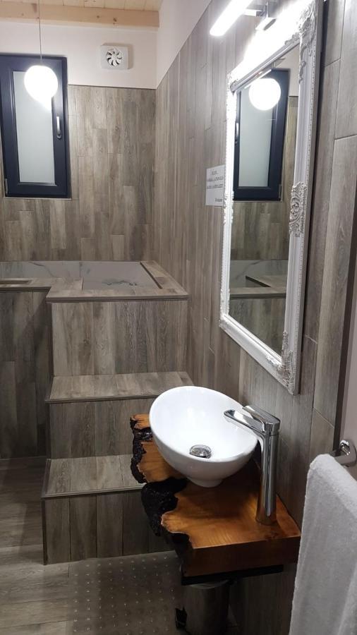 Mini Pool Rooms - Ultracentral - Piscina Cu Hidromasaj ออราแด ภายนอก รูปภาพ